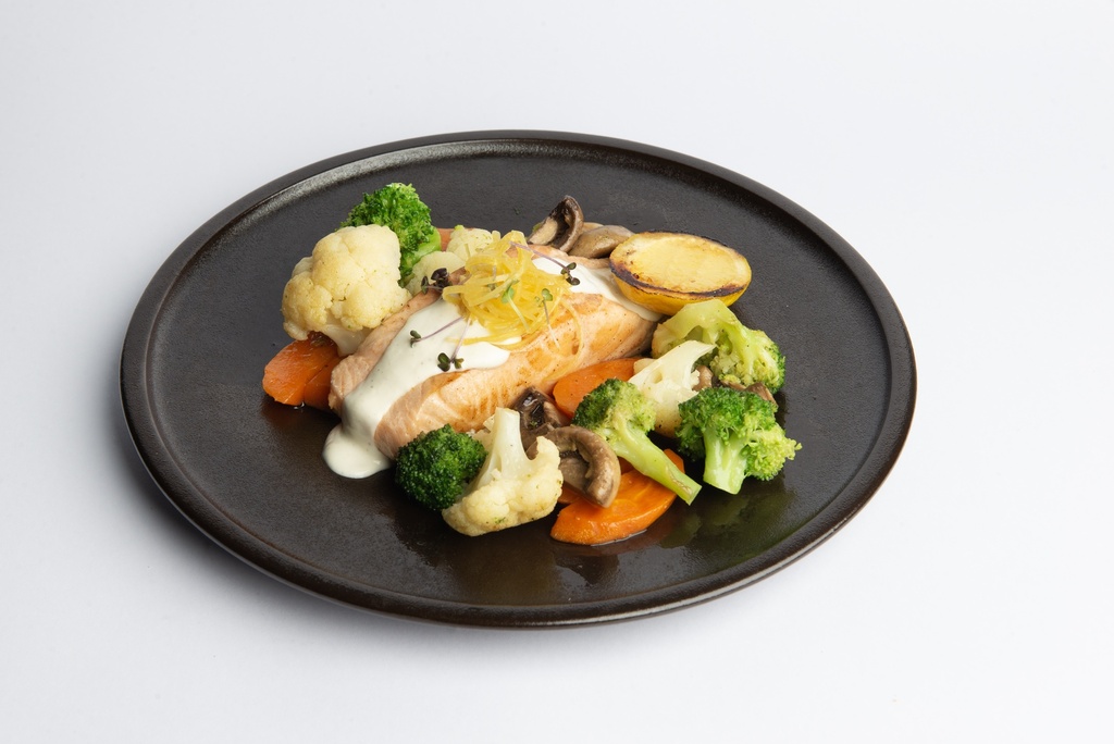 [FI-CA-042] Grilled Salmon with Lemon Cream